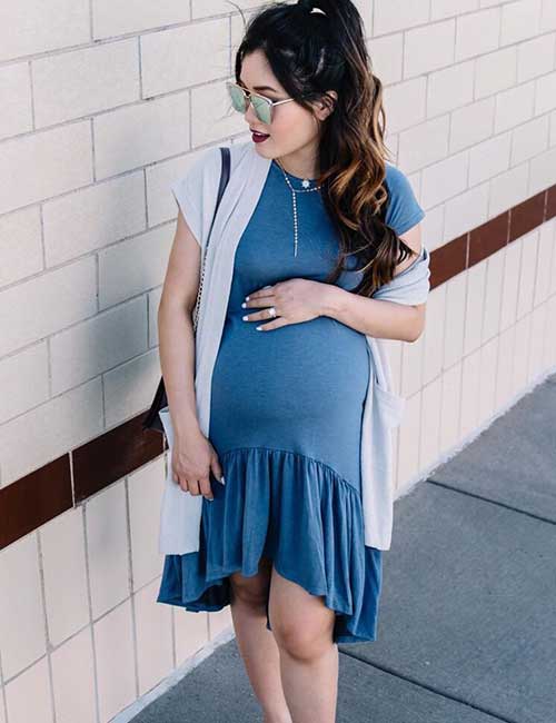 Asymmetrical t-shirt dress for pregnancy photoshoot