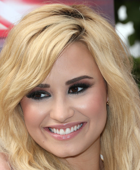 Demi Lovato False Eyelashes