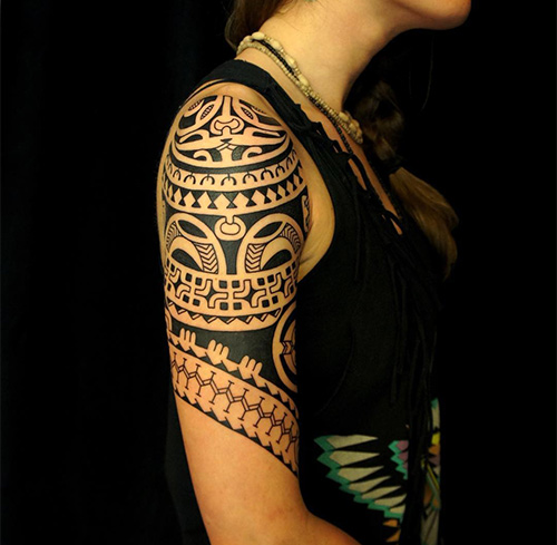 A Polynesian tribal art tattoo to flaunt on the upper arm